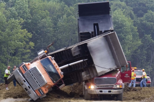 gallery/tipper_overturn